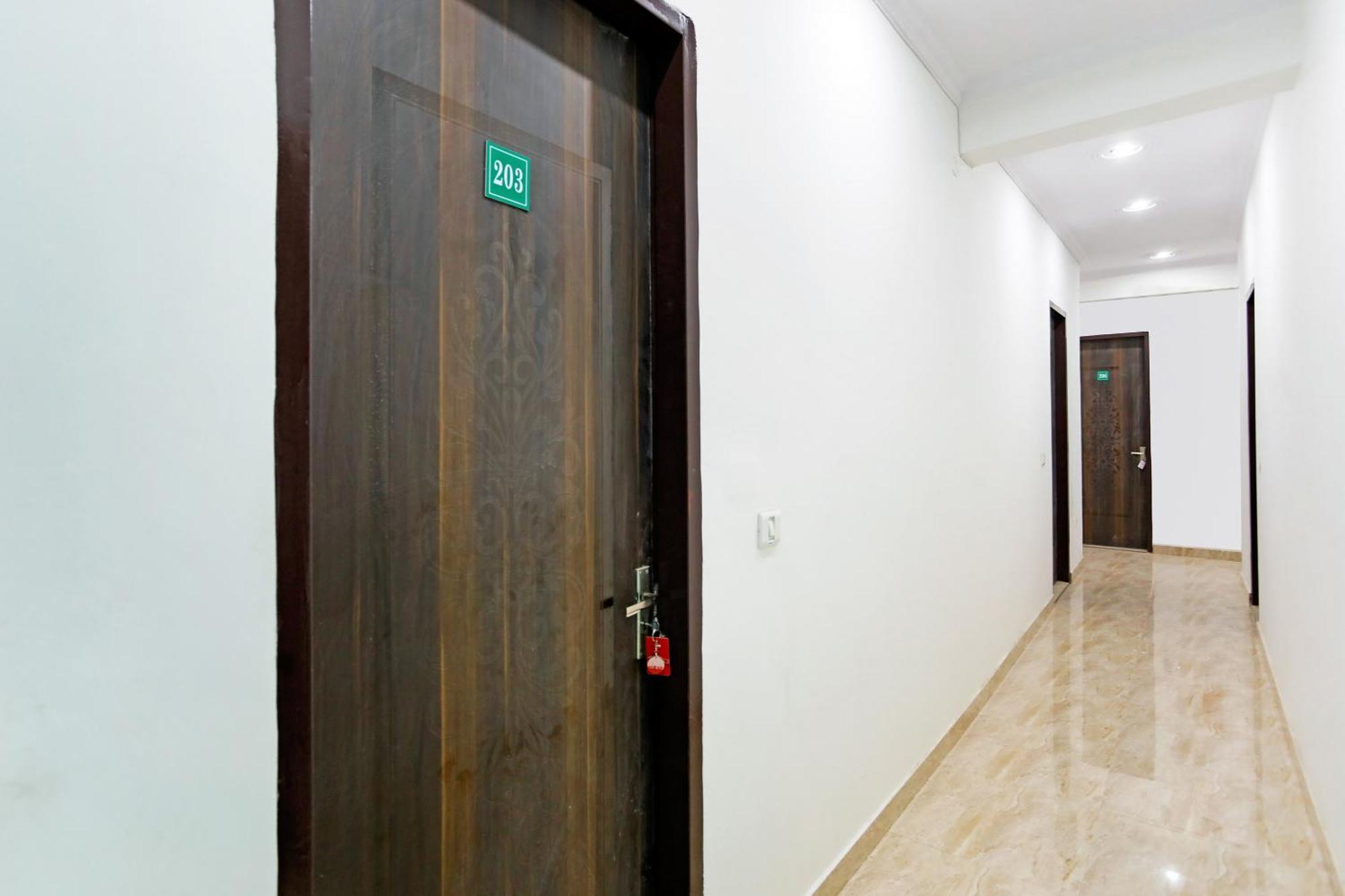 Hotel O Welcome Residency Гургаон Экстерьер фото